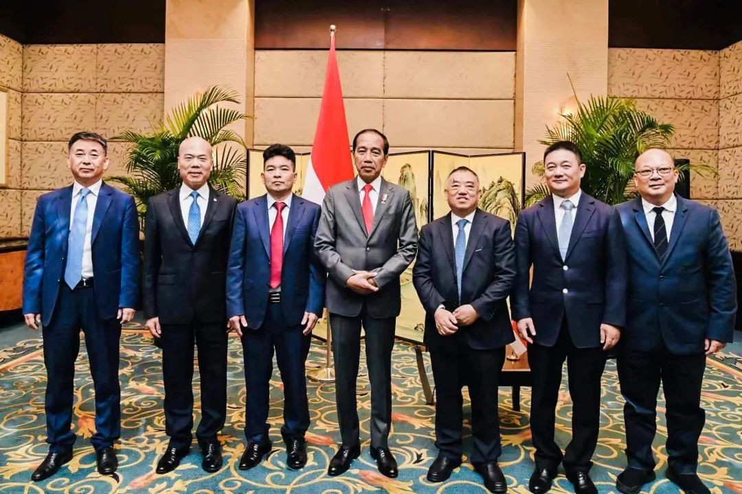 印尼总统商务圆桌会议在成都召开，中伟股份董事长邓伟明受邀参会并发言